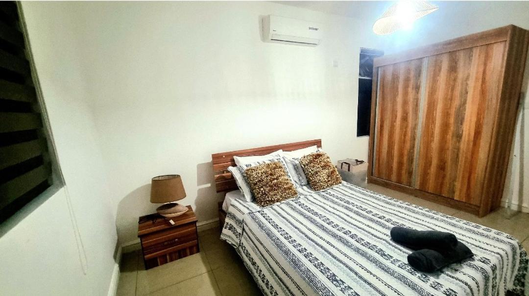 Sugar Reef West Coast Apartment Flic en Flac Room photo